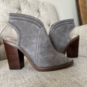 Like New Vince Camuto Shoes /heeled booties